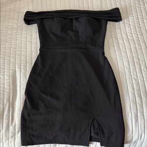 Back cocktail, Off-Shoulder Dress. Size 3